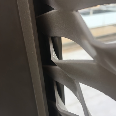 PVDF المغلفة هوك يصل الإطار توسيع شبكة معدنية لوحة الجدار الخارجي كورتان