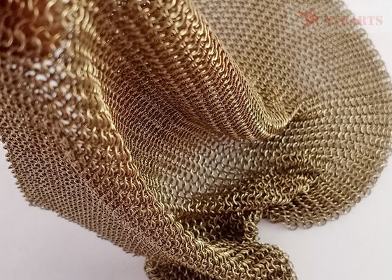 الذهبية اللون المطاطي نوع الفولاذ المقاوم للصدأ حلقة شبكة الستار 0.53mm x 3.81mm للزينة الفندقية
